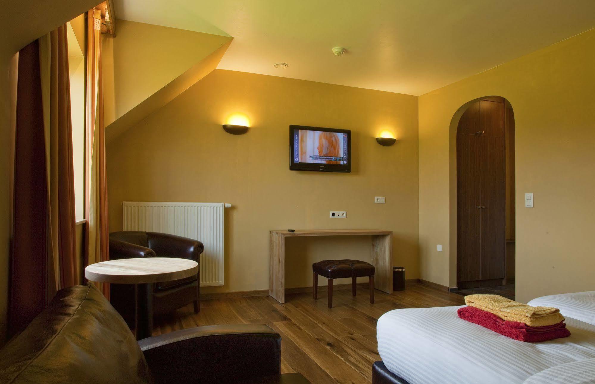 Country Lodge Hotel Moriaanshoofd 오우데나르데 외부 사진